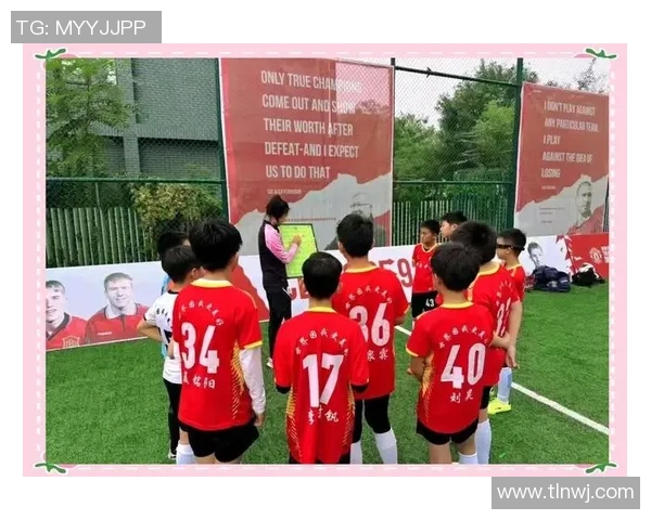 足球明星签约瞬间珍贵照片揭示背后的故事与荣耀