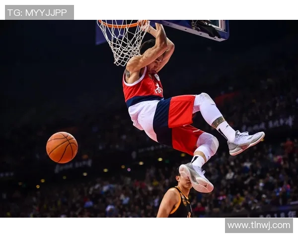 篮球明星特技大揭秘：从扣篮到三分球的惊艳瞬间与背后故事